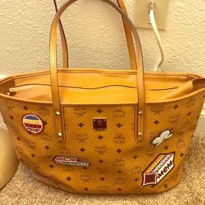 Mcm Victory Anya Patch cognac Tote Leather Bag